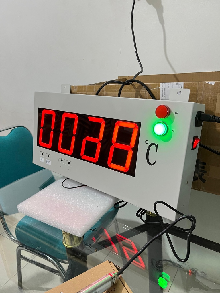 Large Display Continuous Monitoring Temperature