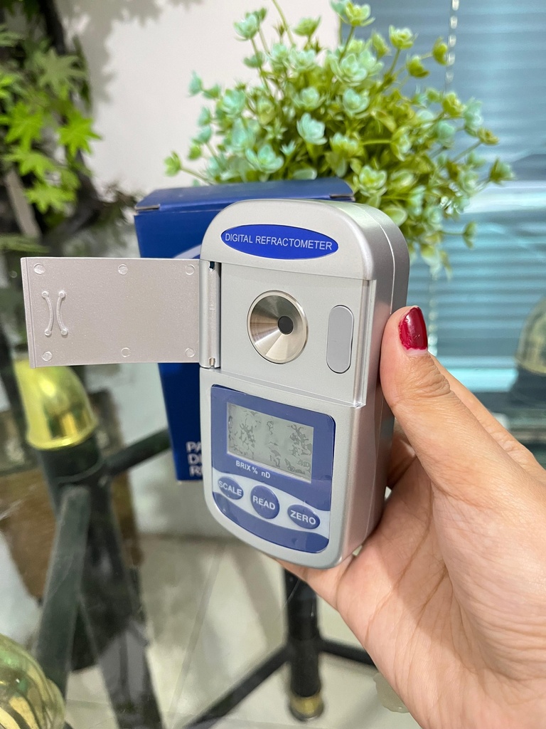 Plam Digital Refractometer Wide Range Brix and nD Range 0 - 95% Lohand