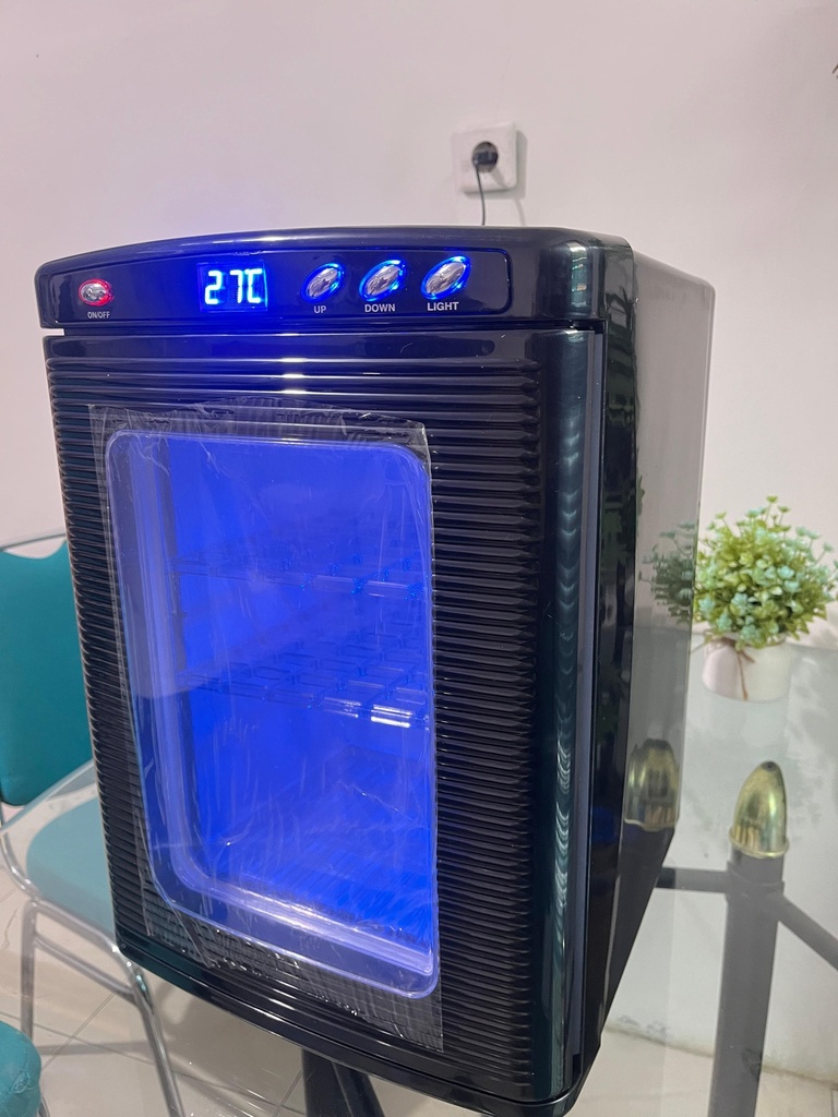 Digital Portable Incubator Heating and Cooling kapasitas 25 liter Luby