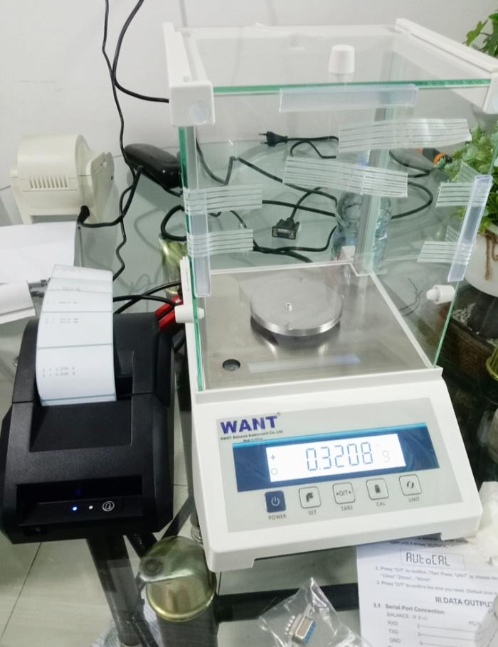 Want Timbangan Analitik FA2004E Readability 0,1 mg Kapasitas 200g Resolusi 0,0001g Tampilan LCD Putih Backlight Stabil dalam 3 Detik