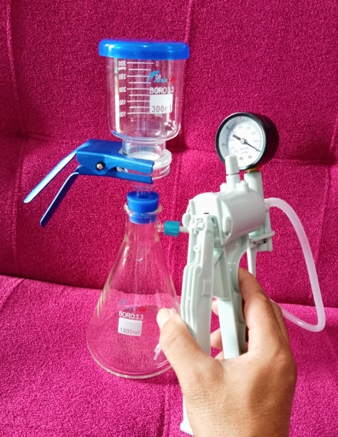 Set Glass Vacuum Filtration With Rubber Plus Hand Vacuum Pump Manual