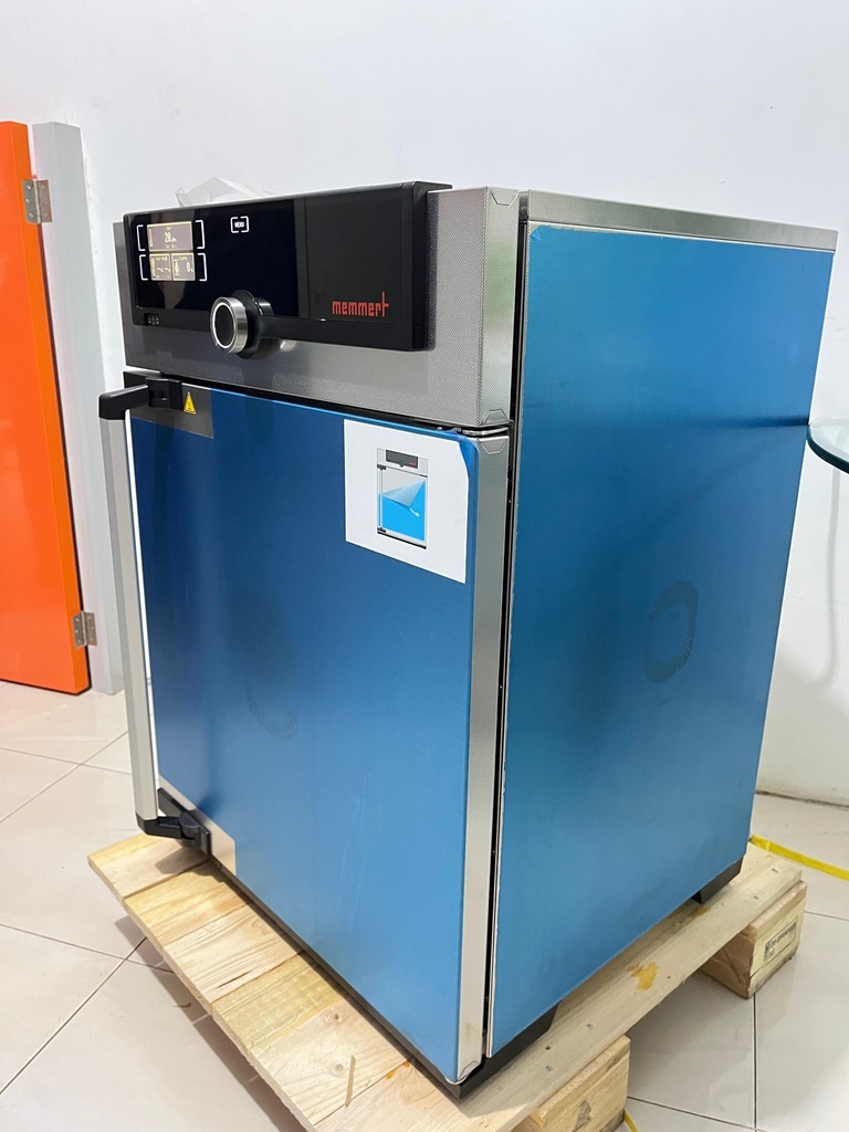 MEMMERT UN30 Oven Lab 32 L / MEMMERT UN 30 Universal Oven