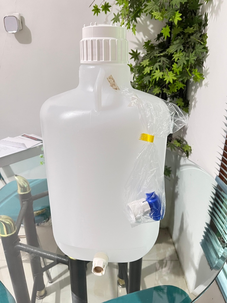 Nalgene Round Lab Carboy with Spigot, LDPE with PP Screw Cap, 20L, Thermo Scientific 2318-0050